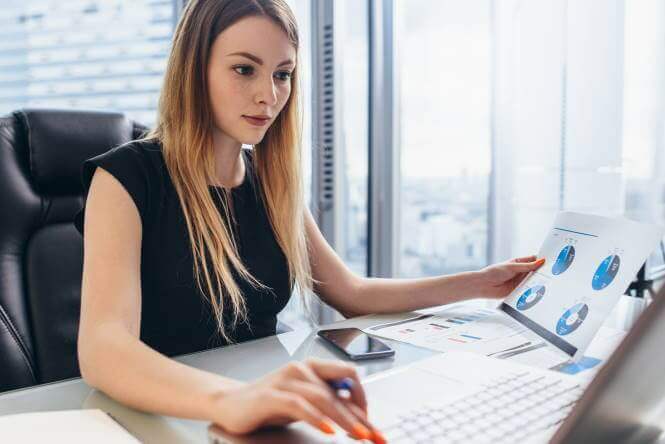 Mit dem Fernstudium als E-Commerce Manager erwerben Sie vielfältige Fertigkeiten für die Optimierung von Online-Shops!