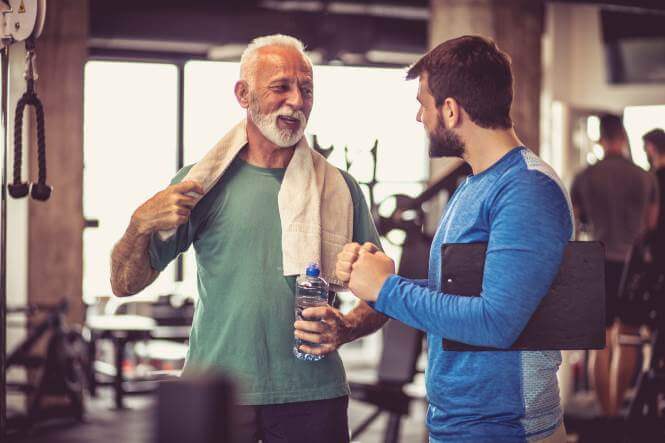 Erwerbe deinen anerkannten und staatlich geprüften Fitnesstrainer Abschluss in unserer Online-Ausbildung